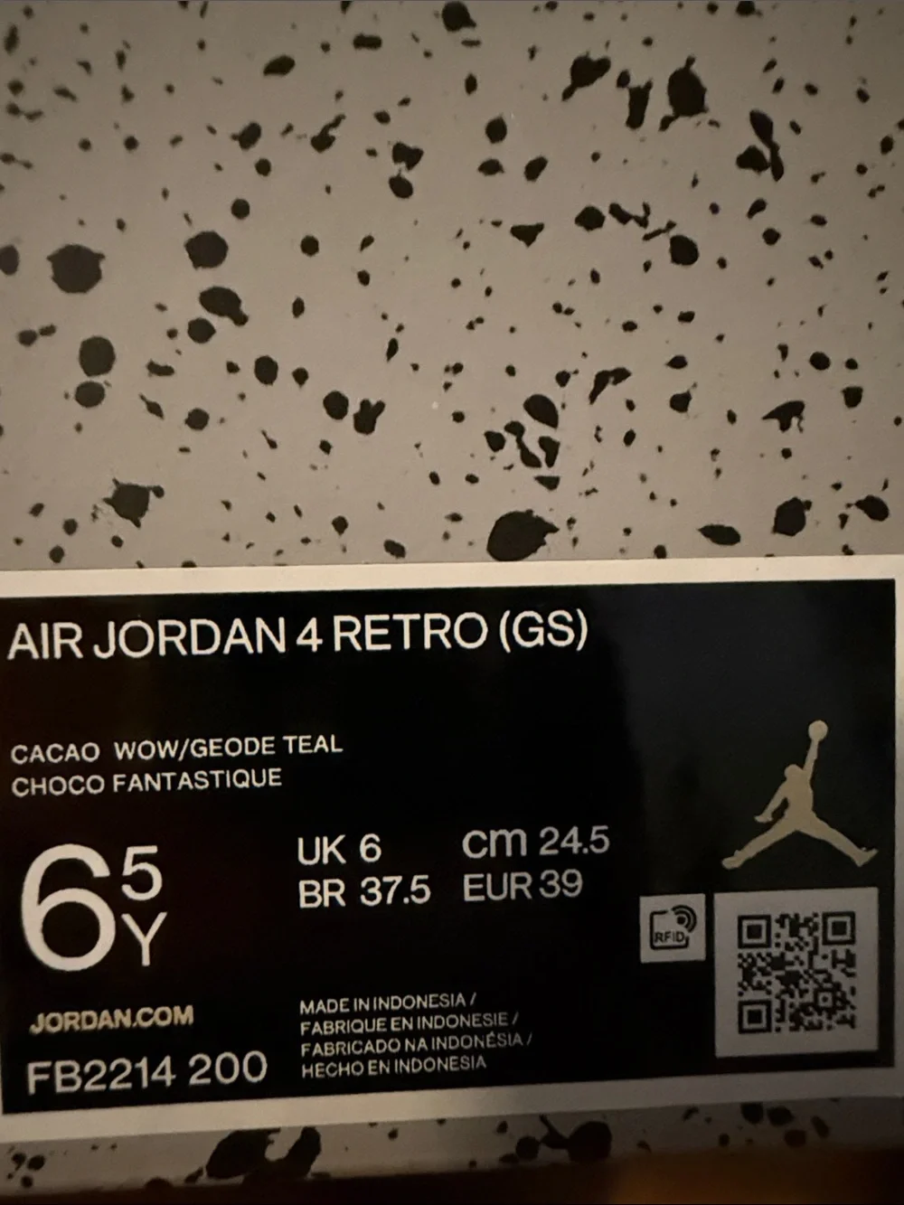 Brand New//Great condition.  6.5Y Size 🔥 original packaging including sticker